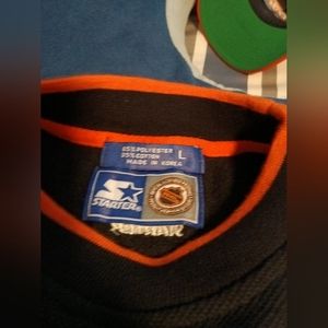 Starter sweater with hat  sweater fits like a medium